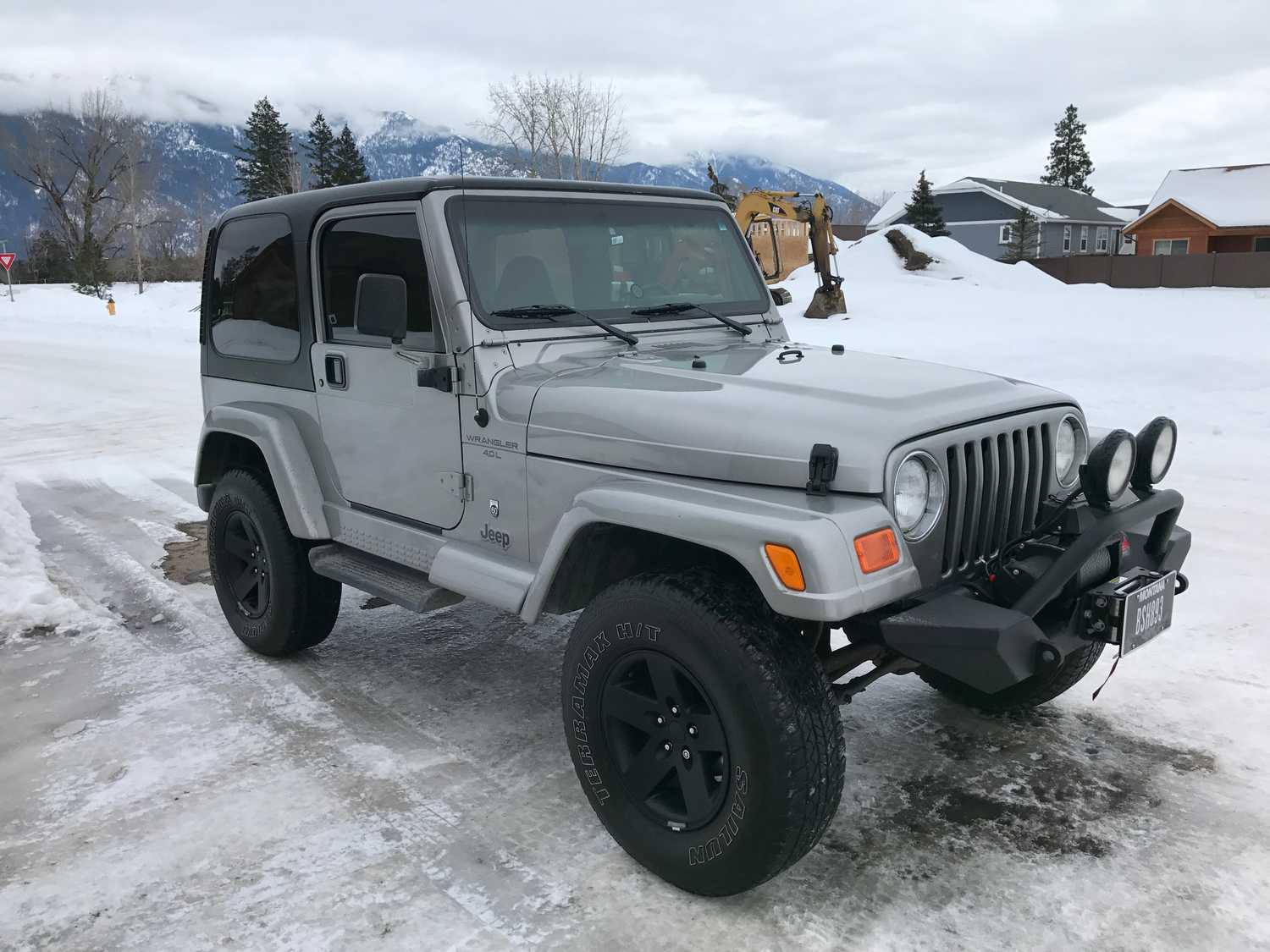 Quadratec Maximum Duty 2.5" Coil Spring Suspension Lift Kit for 9706